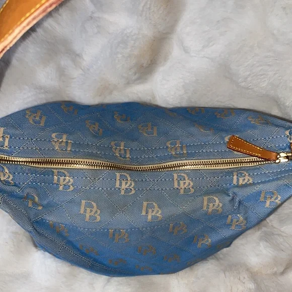Dooney & Bourke Bag - Picture 6 of 9